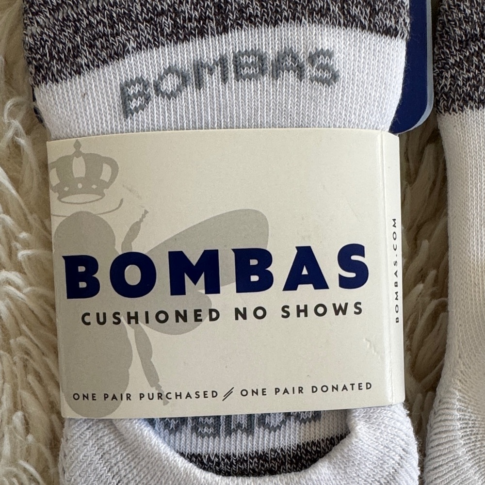 Bombas Womens No-Show Cushioned Socks in White and Gray - Picture 3 of 3